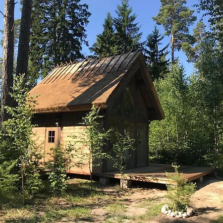 Tahkuna Forest House בית נופש Kõrgessaare